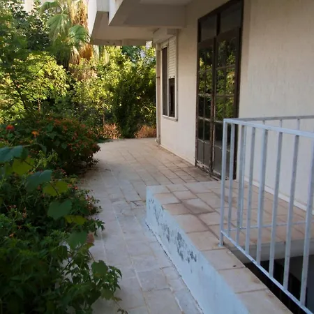 Summer House With Garden 5 Minutes From Beach